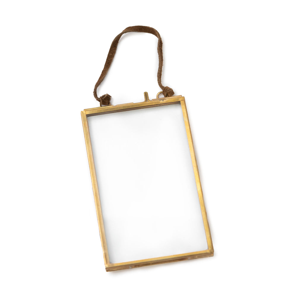 Vertical Brass Hanging Frame - 3” x 5"