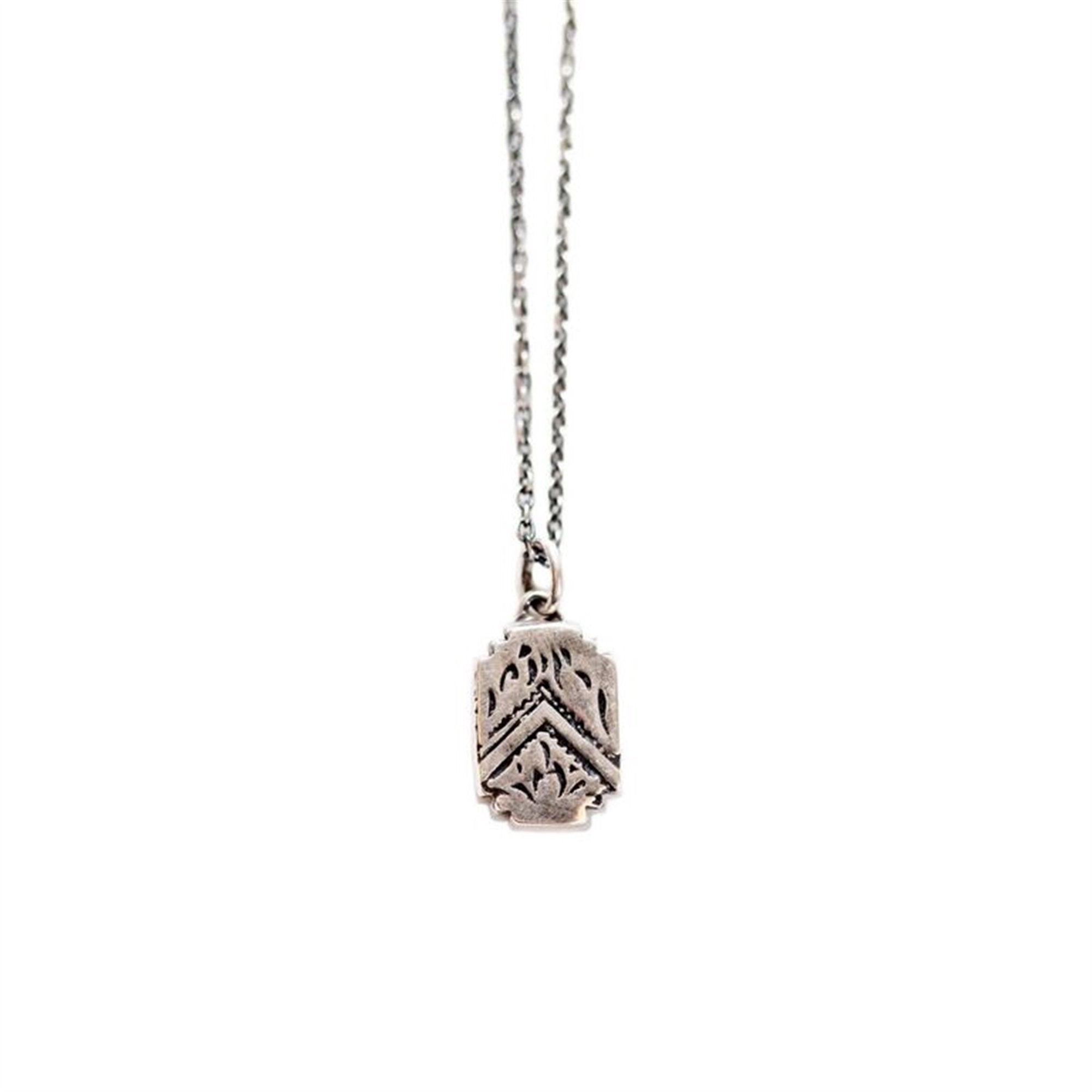 ***Vintage Pendant Necklace - 16